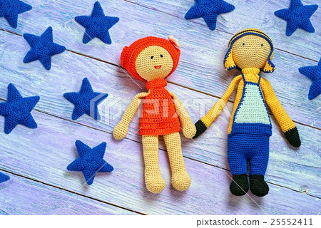 Handmade knitted amigurumi dolls  25552411