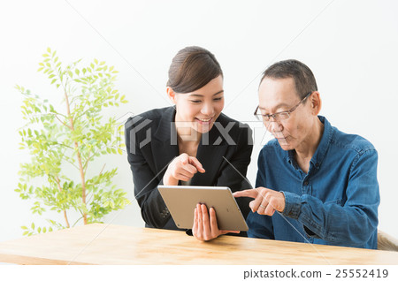 Personal computer image (senior) 25552419