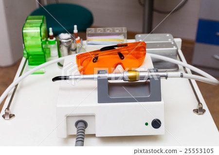 Dental devices and instruments 25553105