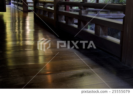 Impression of a heavy corridor Impression of a heavy corridor 25555079