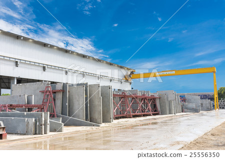Precast concrete wall panel 25556350