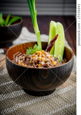 Steamed whole grain traditional thai rice  25556841