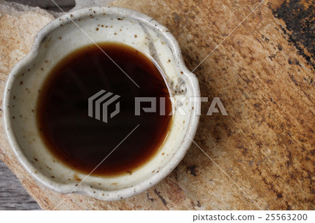 Soy sauce Soy sauce 25563200