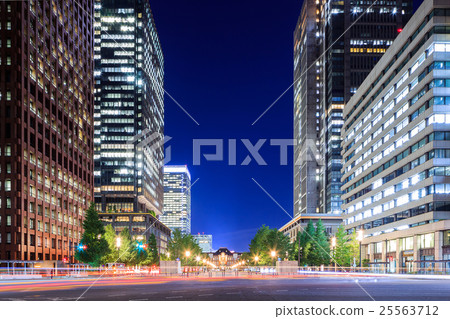 Night view around Tokyo station from Ruki-ko Street 25563712