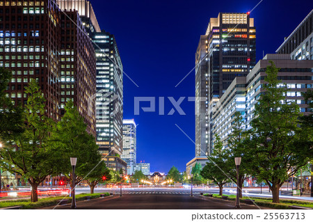Night view around Tokyo station from Ruki-ko Street 25563713