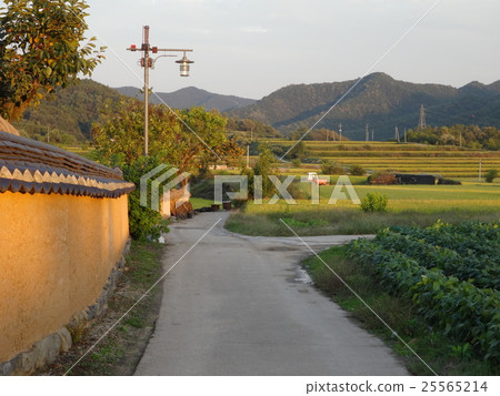 Andong Ha Village of Korea World Heritage Andong Ha Village of Korea World Heritage 25565214
