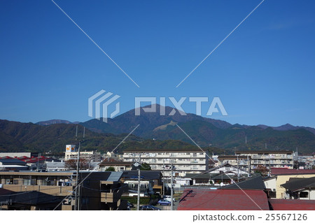 Oyama and the town of Isehara Oyama and the town of Isehara 25567126