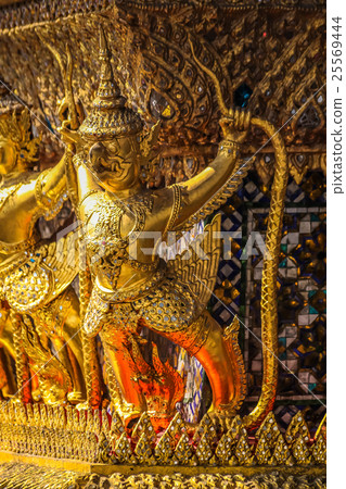 Garuda Statue Image 25569444