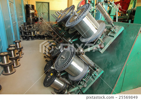 Braiding machine.Steel wire spools. 25569849