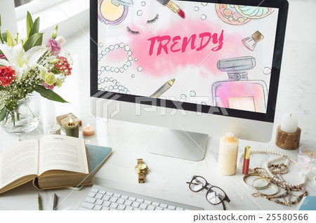 Chic Cosmetics Trendy Vogue Fashion Concept Chic Cosmetics Trendy Vogue Fashion Concept 25580566