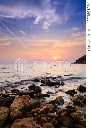 Bai Men (Men Beach) in sunset, Nam Du islands Bai Men (Men Beach) in sunset, Nam Du islands 25584139