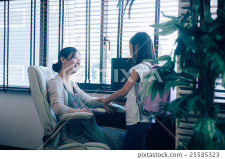 Pregnant women home work Pregnant women home work 25585323
