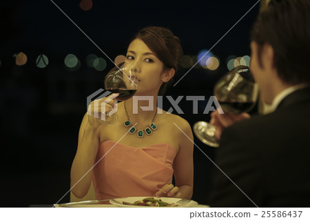 晚餐約會 25586437