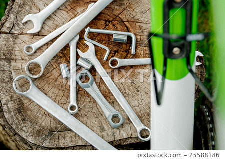 Tools, instrument for repairing bike on the wooden 25588186