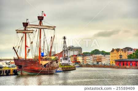 The Trave River in Lubeck - Germany The Trave River in Lubeck - Germany 25589409