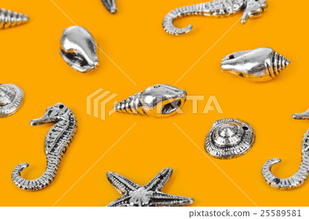Sea conches - beach background Sea conches - beach background 25589581