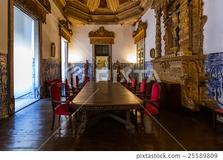 Cathedral interior in Porto old town - Portugal 25589809