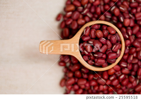 Kisen雞紅豆，亞麻布背景 25595518