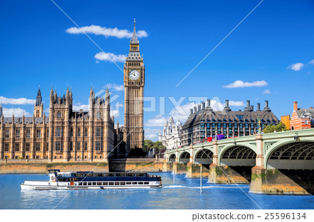 Big Ben with boat in London, UK Big Ben with boat in London, UK 25596134