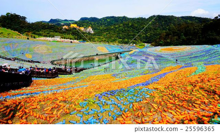 寶特瓶,地景 藝術,星空草原,梵谷 畫 寶特瓶,地景 藝術,星空草原,梵谷 畫 25596365