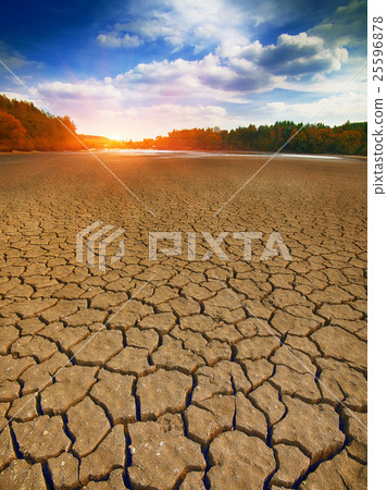 Land with dry and cracked ground 25596878