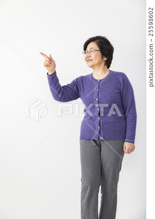 Senior girls picture with white back Senior girls picture with white back 25598602