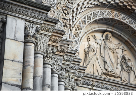 Decorated Church Columns 25598888