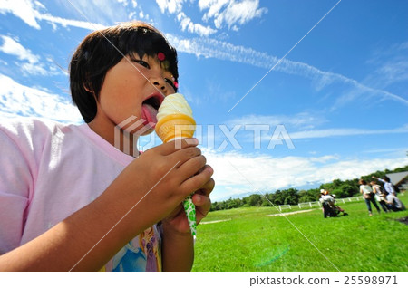 Soft cream at the plateau 25598971