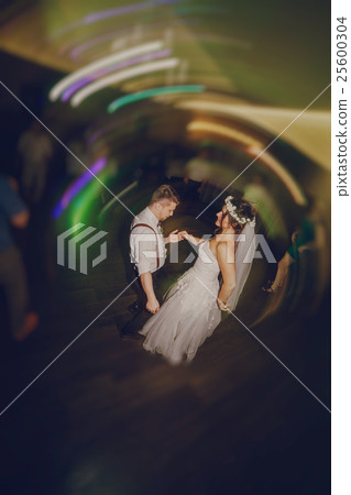 wedding couple HD 25600304