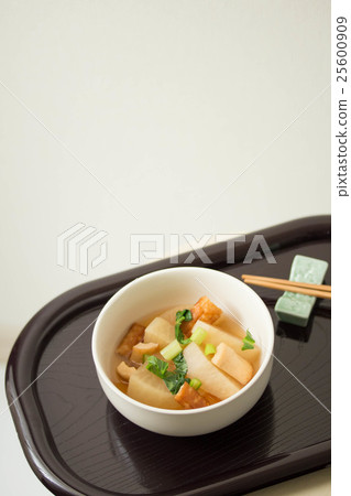 Boiled radish Boiled radish 25600909