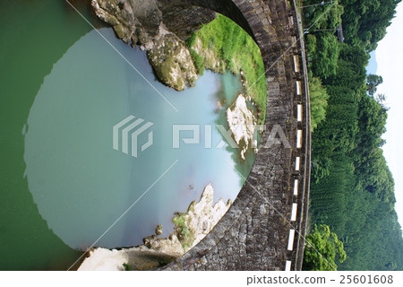 Buddhist Temple 25601608