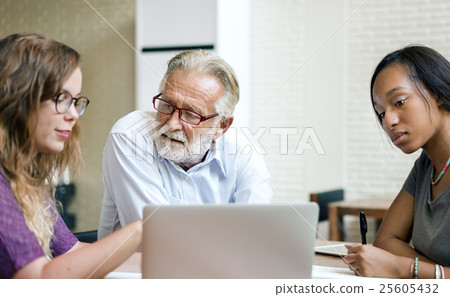 Friends Working Discussion Meeting Sharing Ideas Concept Friends Working Discussion Meeting Sharing Ideas Concept 25605432