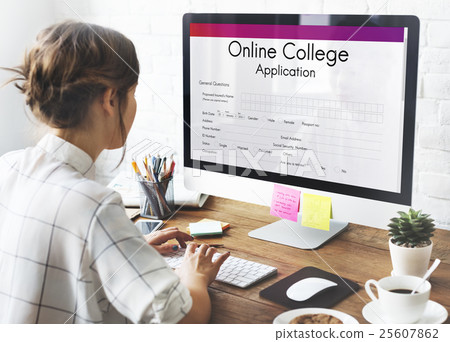 Online College Application Form Concept 25607862