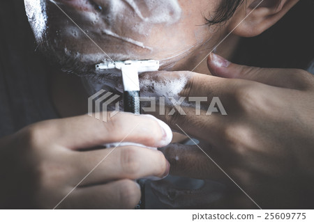 Male shave 25609775