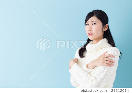 女性冬天的衣服 25612014