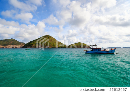 Nom island, Nam Du islands, Kien Giang, Vietnam Nom island, Nam Du islands, Kien Giang, Vietnam 25612467
