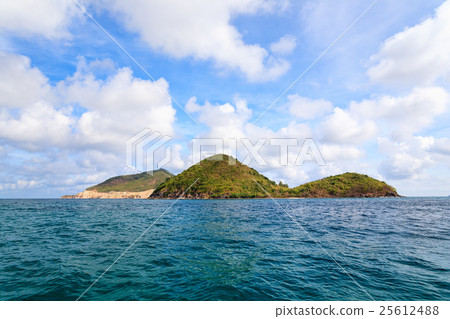 Nom island, Nam Du islands, Kien Giang, Vietnam Nom island, Nam Du islands, Kien Giang, Vietnam 25612488