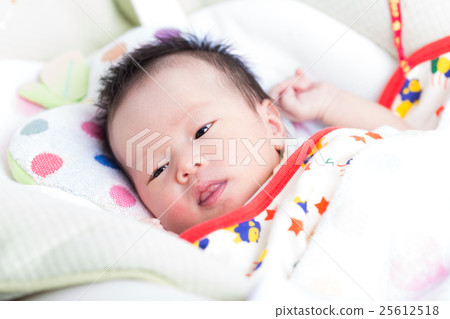 Newborn baby Newborn baby 25612518