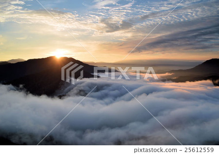 Morning of the branch pass Morning of the branch pass 25612559