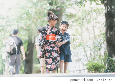 yukata, person, jinbei 25613232