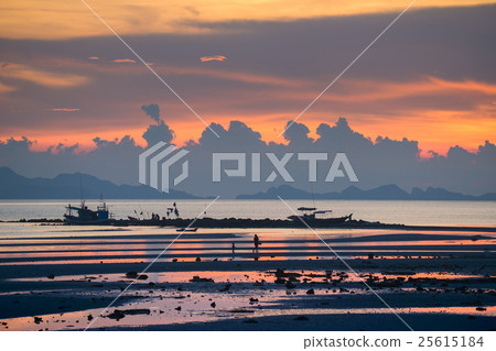 Thailand Landscape : Sunset sky over Samui Island 25615184