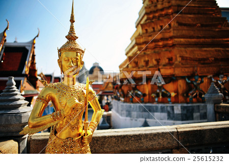 Thailand Landscape : Golden statue 25615232