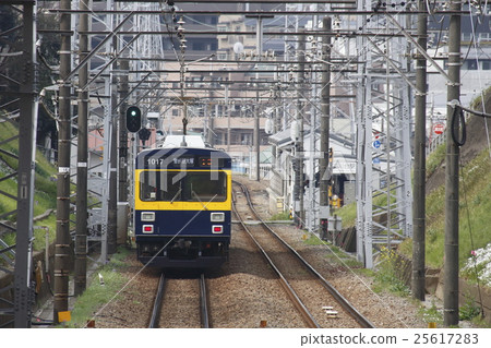 Tokyu Ikegami Line 1000 series train (revival painted car) 25617283