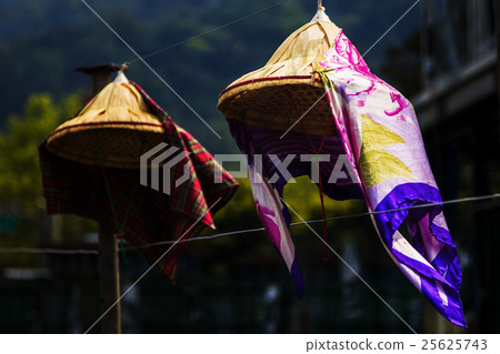 一雙披巾斗笠 一雙披巾斗笠 25625743