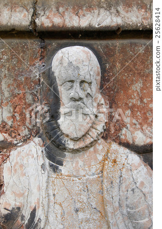 Gravestone of the Renaissance nobleman 25628414