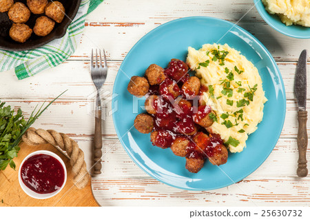 Meatballs and mashed potatoes Meatballs and mashed potatoes 25630732