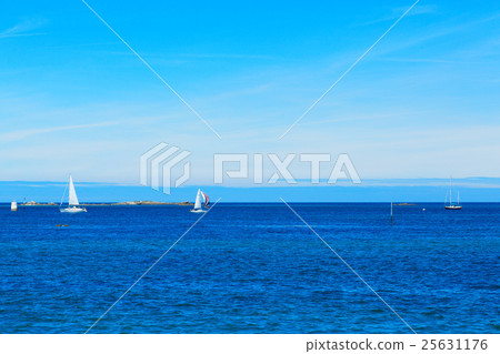 Yacht off Rosskov Port town in the Brittany region 25631176