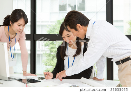 People working at the design office 25635955