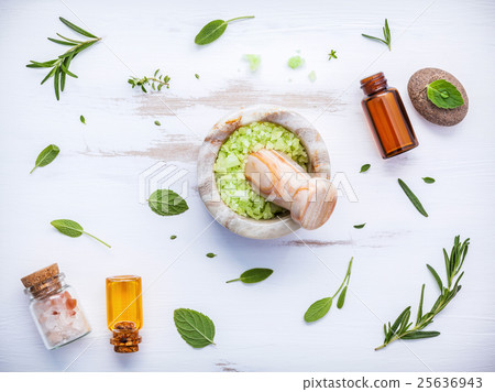 Aromatic sea salt with aromatic herbs . Aromatic sea salt with aromatic herbs . 25636943