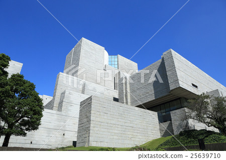 Supreme Court Office 25639710